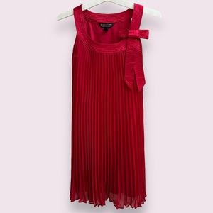 SIGNATURE by Robbie Bee red pleated shift dress. Super pretty! Size 8P.